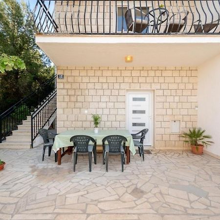 Ferienwohnung In Arbanija Mit Meerblick, Balkon, Klimaanlage, W-Lan 5137-1 Traù Esterno foto