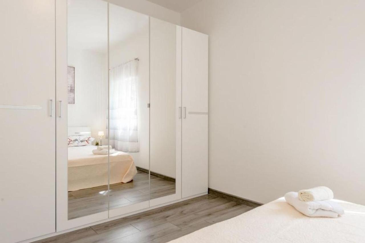 Ferienwohnung In Arbanija Mit Meerblick, Balkon, Klimaanlage, W-Lan 5137-1 Traù Esterno foto
